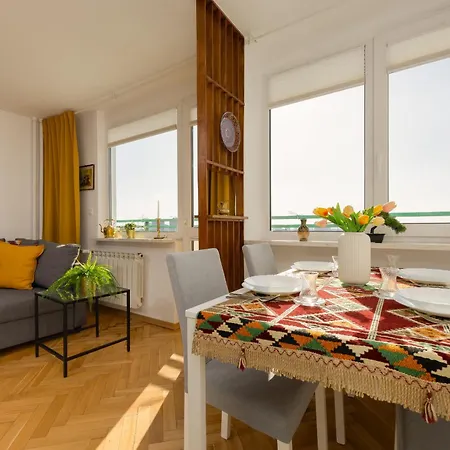 Autumn With Balcony And Two Bedrooms By Renters