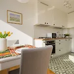 Autumn With Balcony And Two Bedrooms By Renters