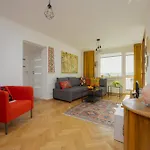 Apartamento Autumn With Balcony And Two Bedrooms By Renters