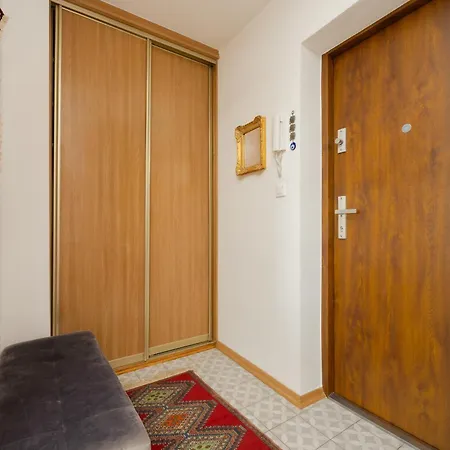 Apartament Autumn With Balcony And Two Bedrooms By Renters