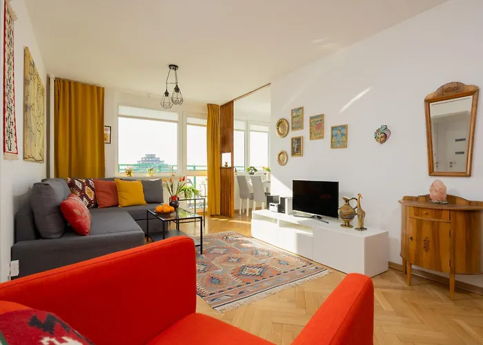 Autumn With Balcony And Two Bedrooms By Renters