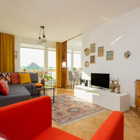 Autumn With Balcony And Two Bedrooms By Renters