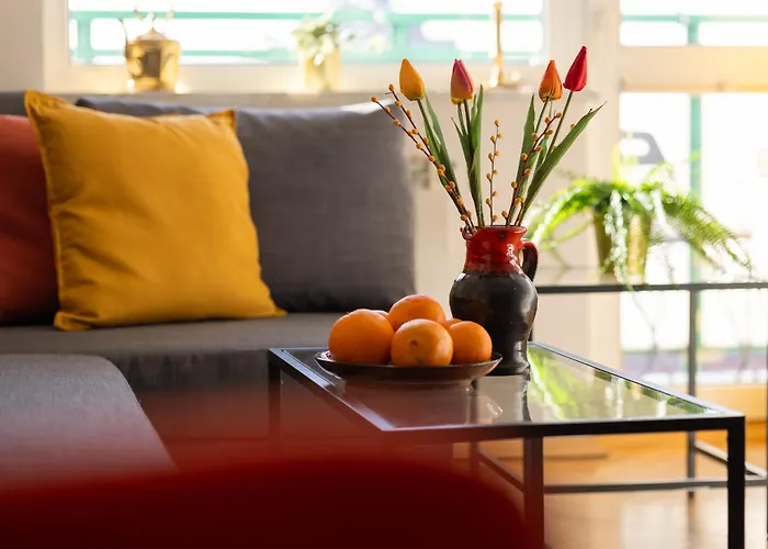 Autumn With Balcony And Two Bedrooms By Renters *