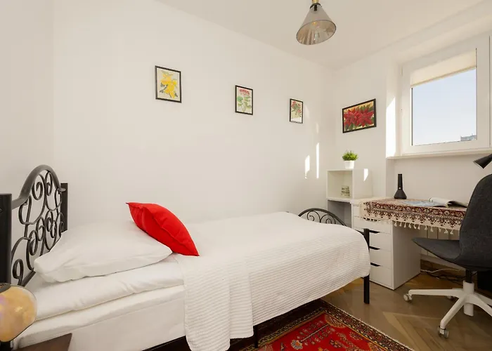 Autumn With Balcony And Two Bedrooms By Renters Lägenhet *