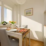 Autumn With Balcony And Two Bedrooms By Renters Varşova