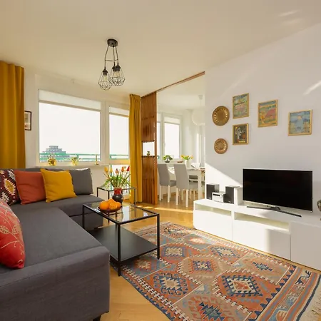 Appartement Autumn With Balcony And Two Bedrooms By Renters